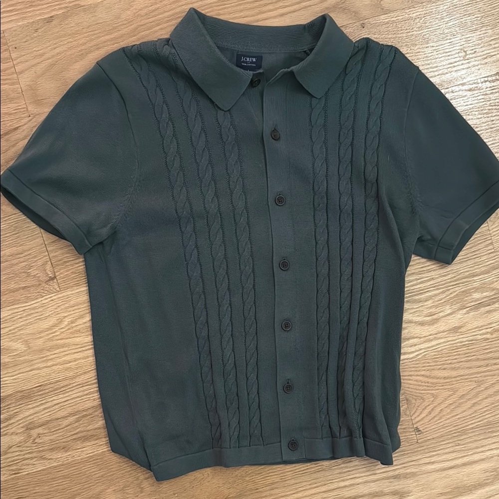 J. Crew Men’s Large Green Button Down  Short Sleeve Shirt with Pintuck Pleats